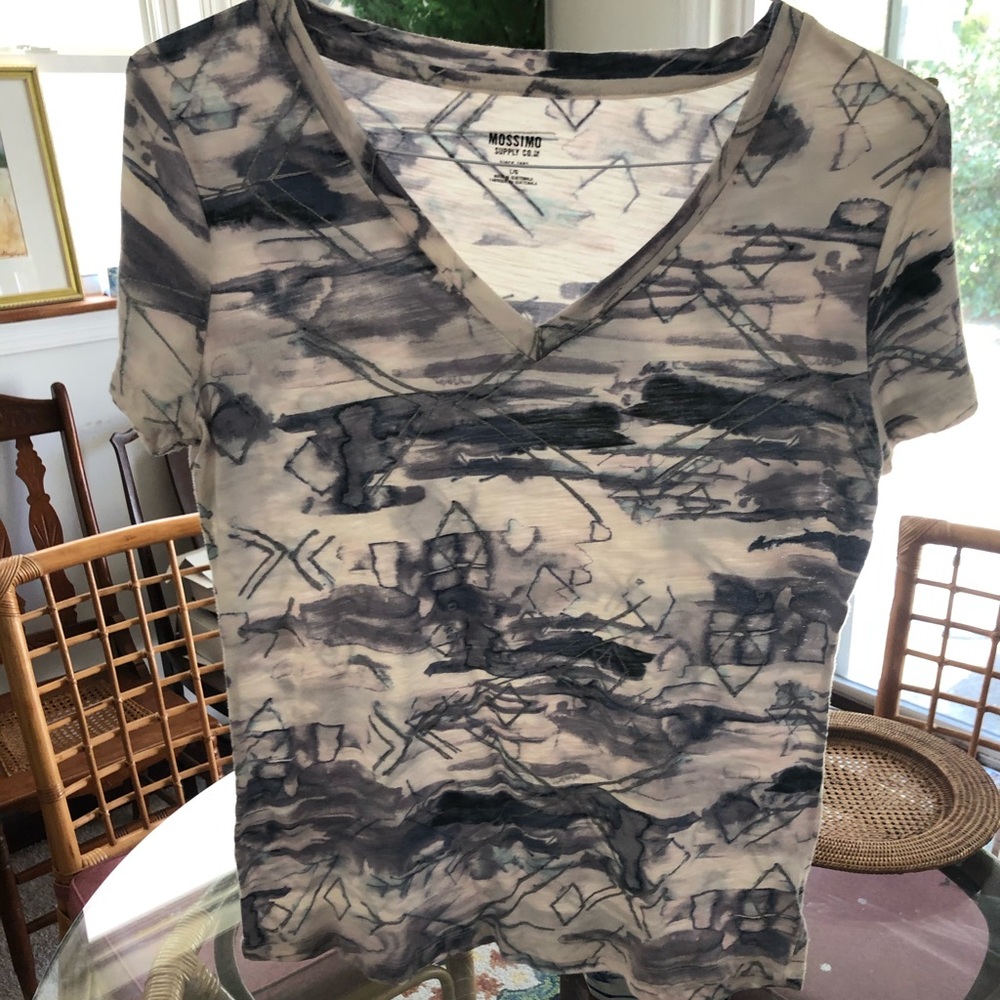 Mossimo V neck